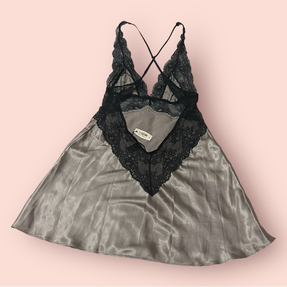 Victoria Secret Lingerie - Picture 3 of 8